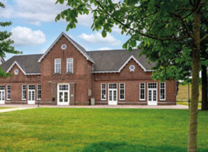 Vergaderen in Vught bij Fort Isabella